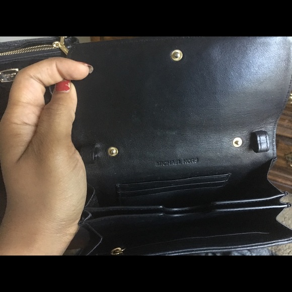 Black MK clutch(SOLD) - Picture 3 of 3